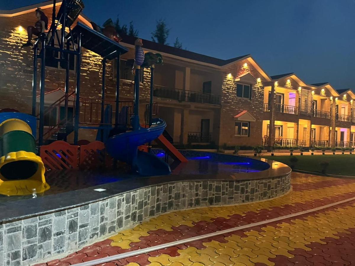 Swarnabhoomi Beach Resort 만다르모니 외부 사진