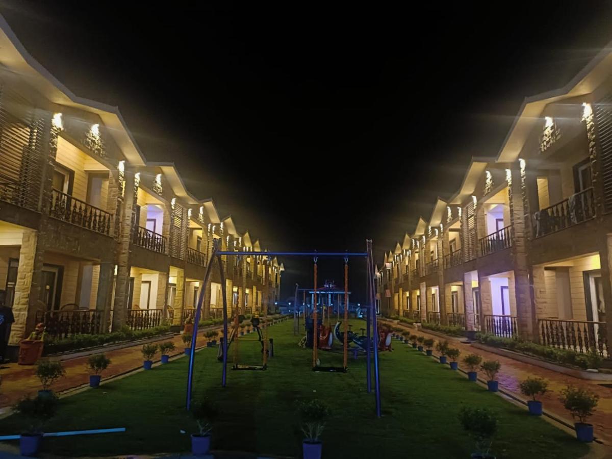 Swarnabhoomi Beach Resort 만다르모니 외부 사진
